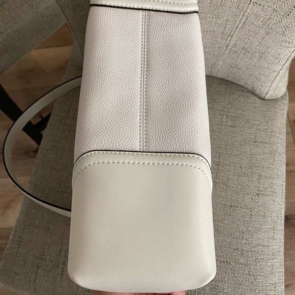 Brand new white Michael kors shoulder bag